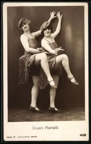 AK Sisters Martelli in costume