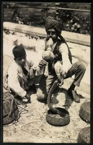 AK Singapore / Malaya, Schlangenbeschwörer