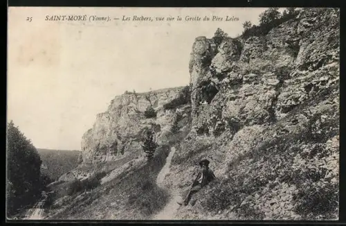 AK Saint-Moré /Yonne, Les Rochers, vue sur la Grotte du Père Leleu