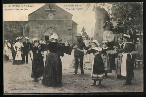 AK Nantes, La Ronde sur la Place de L`Église