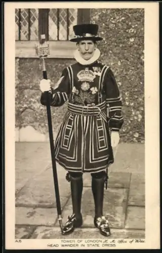 AK London, Tower of London, Head Warder in State Dress, Britischer Soldat