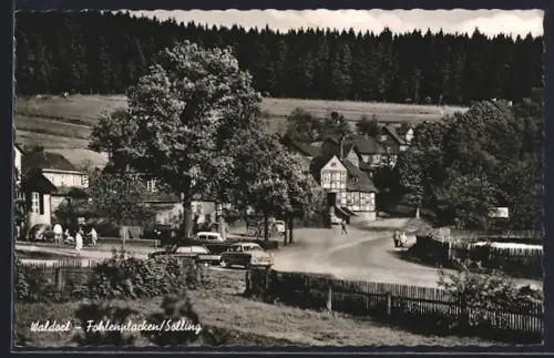 AK Fohlenplacken - Waldorf, Dorfansicht mit Fachwerkhäusern und Dorfplatz