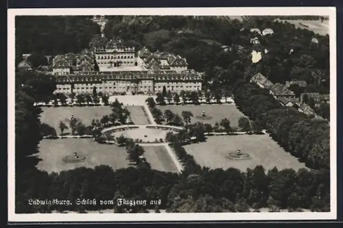 AK Ludwigsburg / Württemberg, Schloss, Fliegeraufnahme