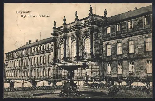 AK Bayreuth, Königliches Neues Schloss mit Brunnen