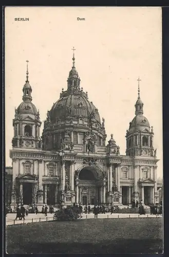 AK Berlin, Dom mit Strasse