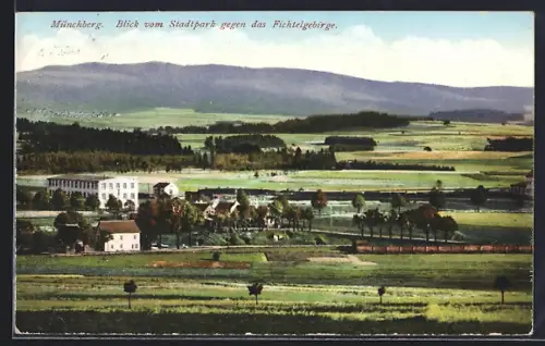 AK Münchberg, Blick vom Stadtpark gegen das Fichtelgebirge