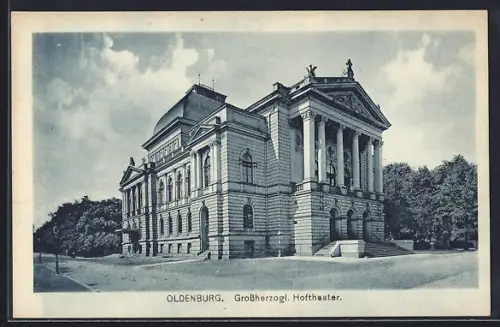 AK Oldenburg / O., Gesamtansicht vom grpssherzoglichen Hoftheater