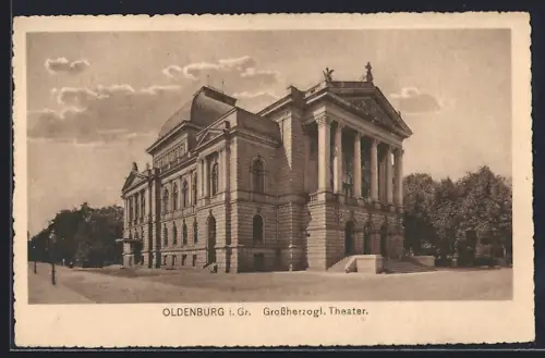 AK Oldenburg i. Gr., Grossherzogliches Hoftheater in der Totalen