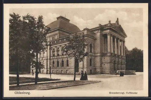 AK Oldenburg / O., Strassenpartie am grossherzogl. Theater