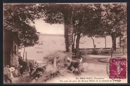 AK Beg-Meil /Finistère, Un coin du parc du Grand Hôtel et le chemin de la plage