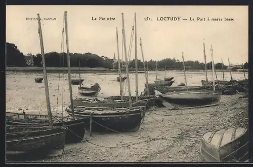 AK Loctudy, Le Port à marée basse