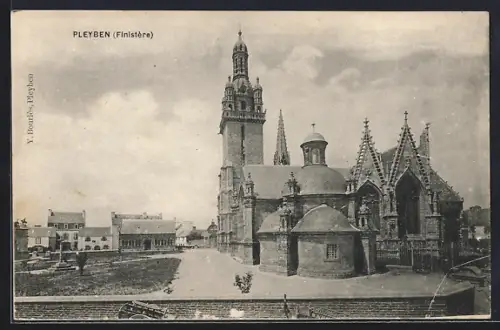 AK Pleyben /Finistère, Vue de l`église et du calvaire monumental