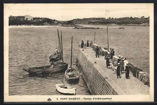 AK Port Manech, Ponton d`embarquement et bateaux amarrés