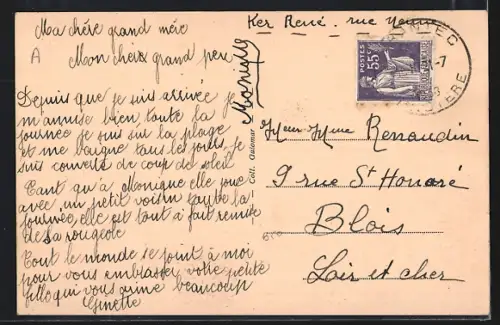 AK Carantec /Finistère, Église de Carantec avec voitures anciennes devant l`entrée