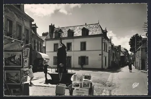 AK Concarneau, La rue principale et la Place Saint-Guénolé