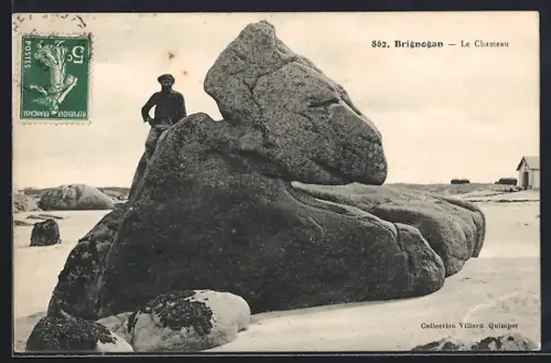 AK Brignogan, Le Chameau avec un homme posé sur le rocher