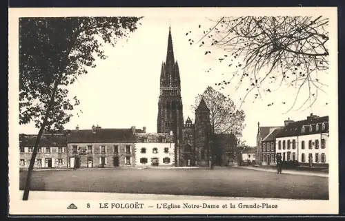 AK Le Folgoët, L`Église Notre-Dame et la Grande-Place