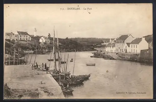 AK Douelan, Le Port avec voiliers et maisons en bord de rivière