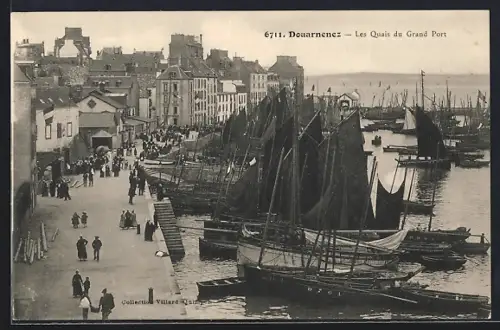 AK Douarnenez, Les Quais du Grand Port