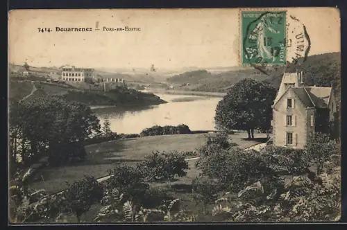 AK Douarnenez, Pors-en-Eostic, Vue sur le paysage côtier et bâtiments au bord de l`eau