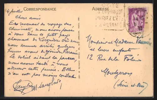 AK Locquirec, Vue générale du village côtier avec maisons et vue sur la mer