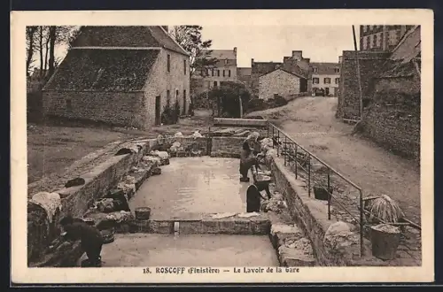 AK Roscoff /Finistère, Le Lavoir de la Gare