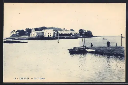 AK Tréboul, Île Tristan et embarcations sur l`eau