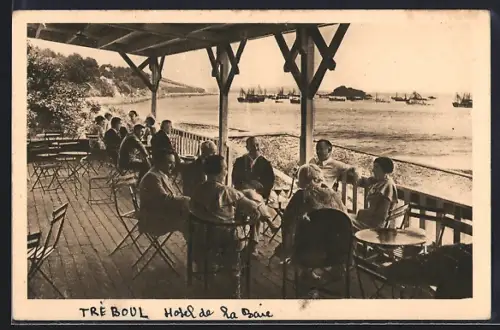 AK Tréboul, Hôtel de la Baie, La Terrasse avec vue sur la mer et bateaux