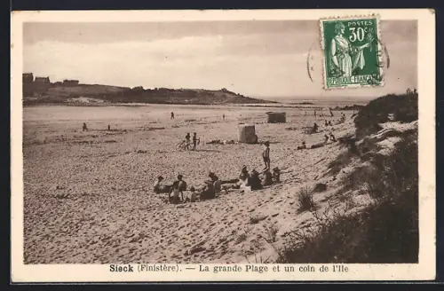 AK Sieck /Finistère, La grande Plage et un coin de l`île