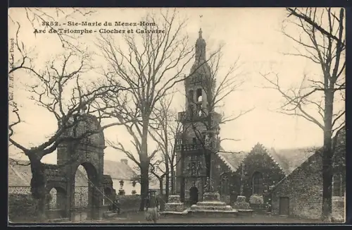 AK Ste-Marie du Menez-Hom, Arc de Triomphe, Clocher et Calvaire