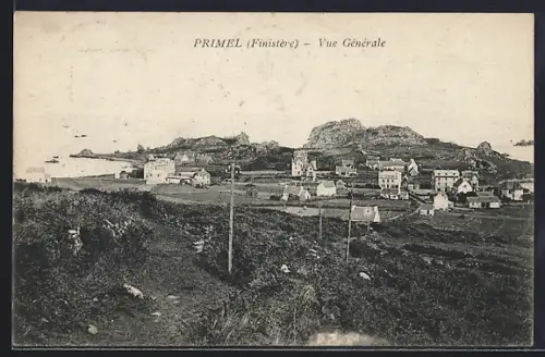 AK Primel /Finistère, Vue générale du village et de la côte rocheuse