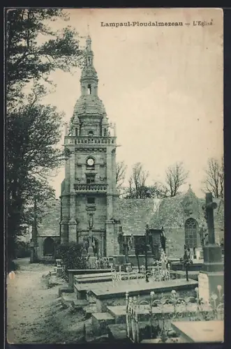 AK Lampaul-Ploudalmézeau, L`Église et le cimetière adjacents