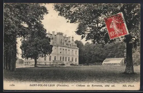 AK Saint-Pol-de-Léon /Finistère, Château de Kernevez, côté est