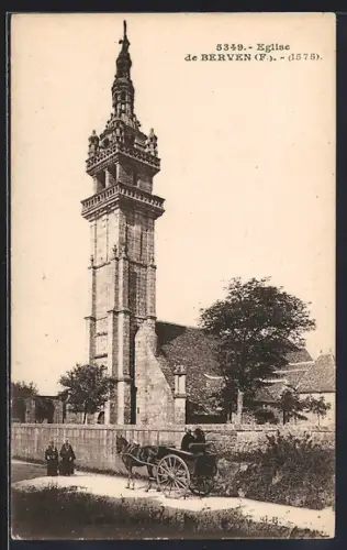 AK Berven, Église de Berven avec charrette à cheval et passants