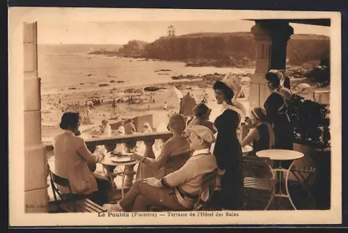AK Le Pouldu /Finistère, Terrasse de l`Hôtel des Bains avec vue sur la mer et la côte rocheuse