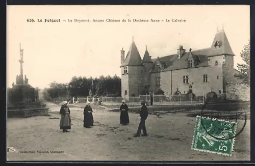 AK Le Folgoët, Le Doyenné, Ancien Château de la Duchesse Anne, Le Calvaire