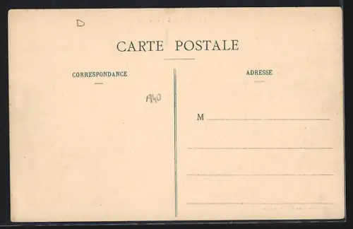 AK Douëlan, Le Port avec bateaux amarrés et maisons en arrière-plan