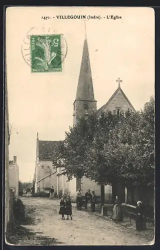 AK Villegouin /Indre, L`Église et la rue animée avec des habitants