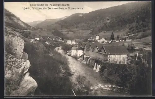 AK Rosureux, Vallée du Dessoubre avec vue sur le village et les bâtiments industriels