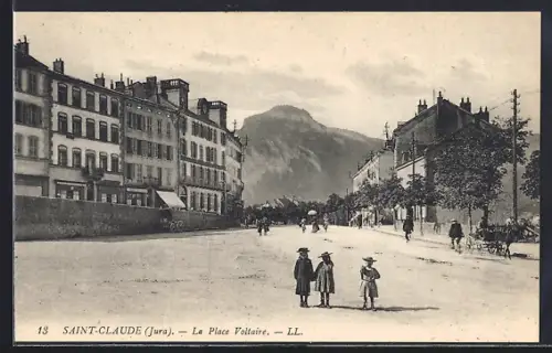 AK Saint-Claude /Jura, La Place Voltaire
