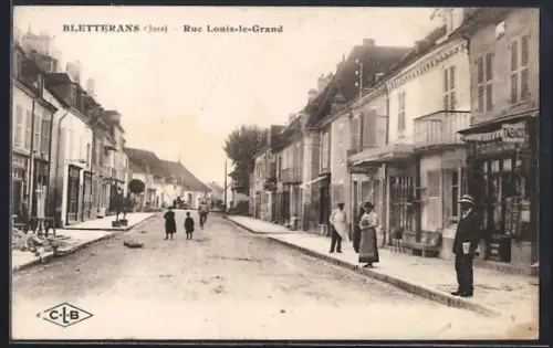 AK Bletterans /Jura, Rue Louis-le-Grand avec passants et commerces