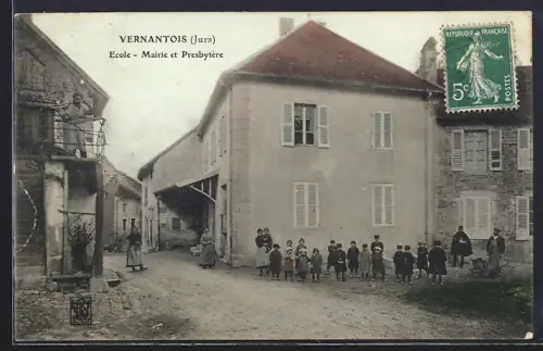 AK Vernantois /Jura, École, Mairie et Presbytère