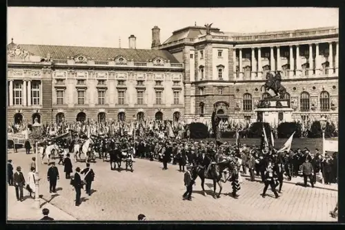 Foto-AK Wien, II. Internationaler Gesellentag, Umzug mit Reitern
