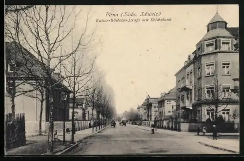 AK Pirna /Sächs. Schweiz, Kaiser-Wilhelm-Strasse mit Reichsbank