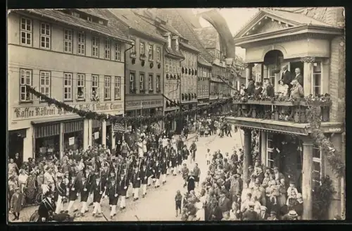 Foto-AK Einbeck, Festzug in der Marktstrasse Ekce Altendorfer Strasse