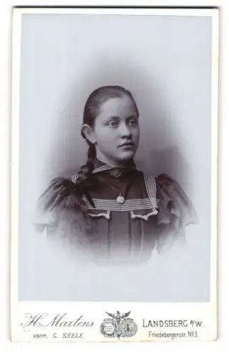 Fotografie H. Martens, Landsberg a. W., Friedebergerstr. 3, Anna Gock als junges Mädchen