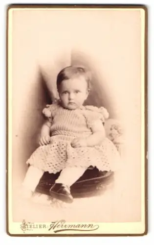 Fotografie Atelier Herrmann, Landsberg a. W., Paradeplatz 2, Otto Gock als Kleinkind