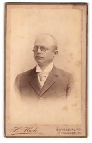 Fotografie H. Hack, Strassburg, Alt St. Peter Platz, Wilhelm Hasel mit Zwicker