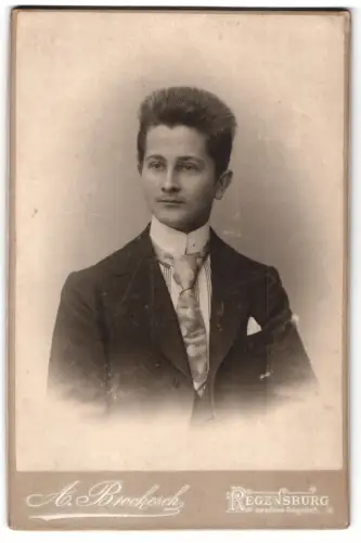 Fotografie A. Brockesch, Regensburg, J. Rökelein als junger Mann