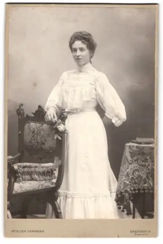 Fotografie Atelier Cammann, Dresden, Elisenstr. 71, Gertrud Kunze geb. Zaspel im weissen Kleid